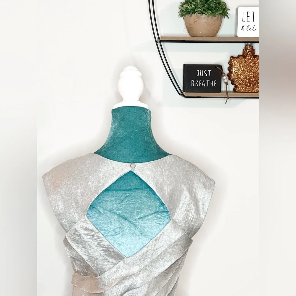 Stunning London Times Silver Elegant Dress - Size 6 for Glam Nights! - Picture 9 of 16